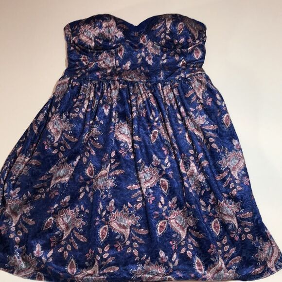 Xhilaration Blue Patterned Dress in a Floral Burnout Pattern - Picture 10 of 14